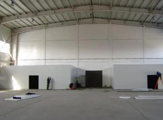 建一個(gè)30平方米冷庫造價(jià)大概需要多少錢？安徽雪坊冷庫廠家為你解答！